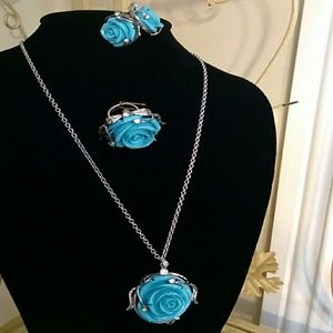 Set of 3 turquoise roses. Necklace ring earrings